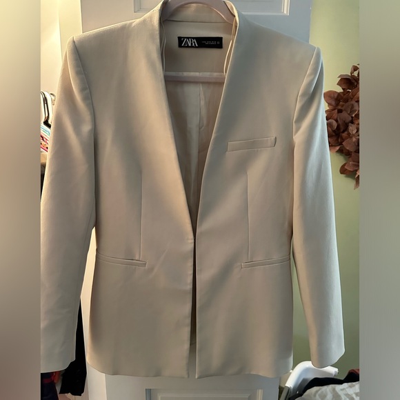 Zara inverted lapel blazer size XL in Ecru - Picture 1 of 4